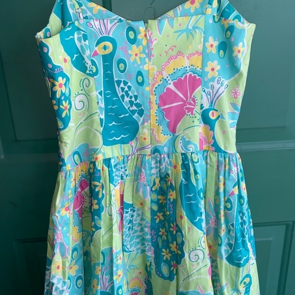 Lilly Pulitzer size 2 good condition with minor fading - Picture 6 of 7